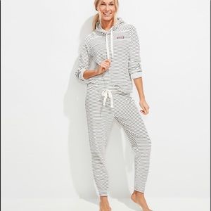 Vineyard Vines lounge set